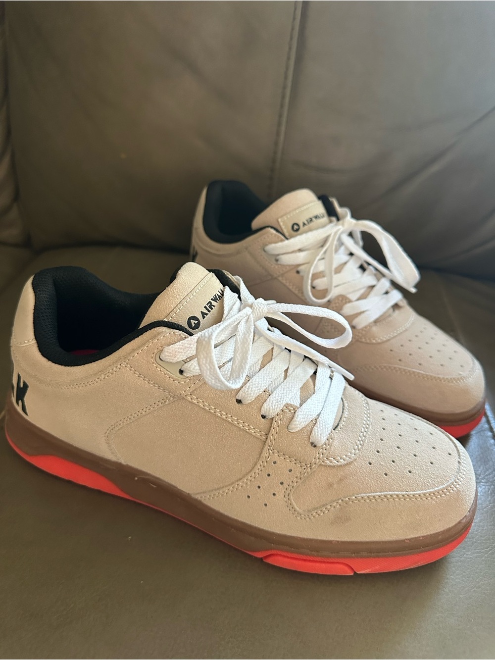 Men’s Airwalk Manova-J Size 7 Beige Tan Soles Athletic Skate Shoes Wide Laces